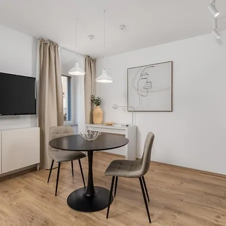 Main Street 2 Apartment
