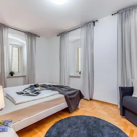 Apartment Main Street 2 Rijeka