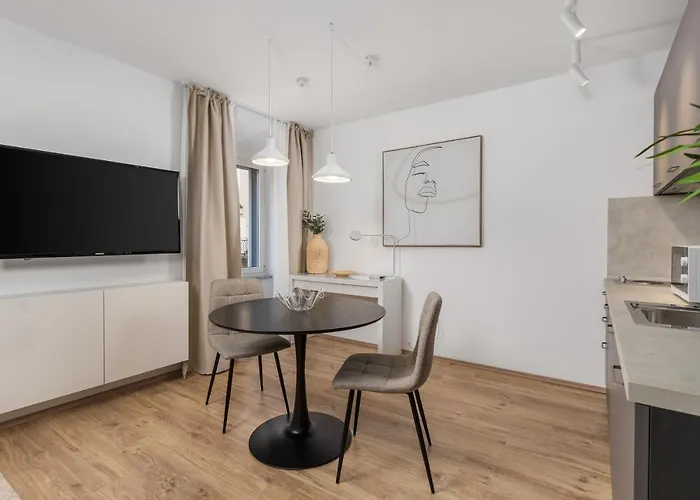 Main Street 2 Apartment